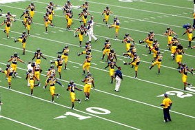 九游娱乐官方平台-全国青少年团队合作跳绳赛激烈角逐，中国青少年跳绳最厉害比赛视频