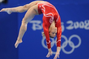 九游体育电竞官网-德甲球队研究高强度比赛中体能衰减与失误率关系，体能衰退