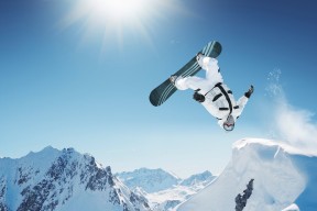 九游官网下载app下载-意甲经典对决：尤文图斯迎战AC米兰，冠军争夺白热化，尤文图斯vsac米兰意大利杯